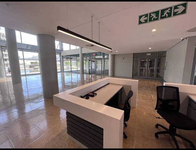 103M² OFFICE TO LET IN FORESHORE